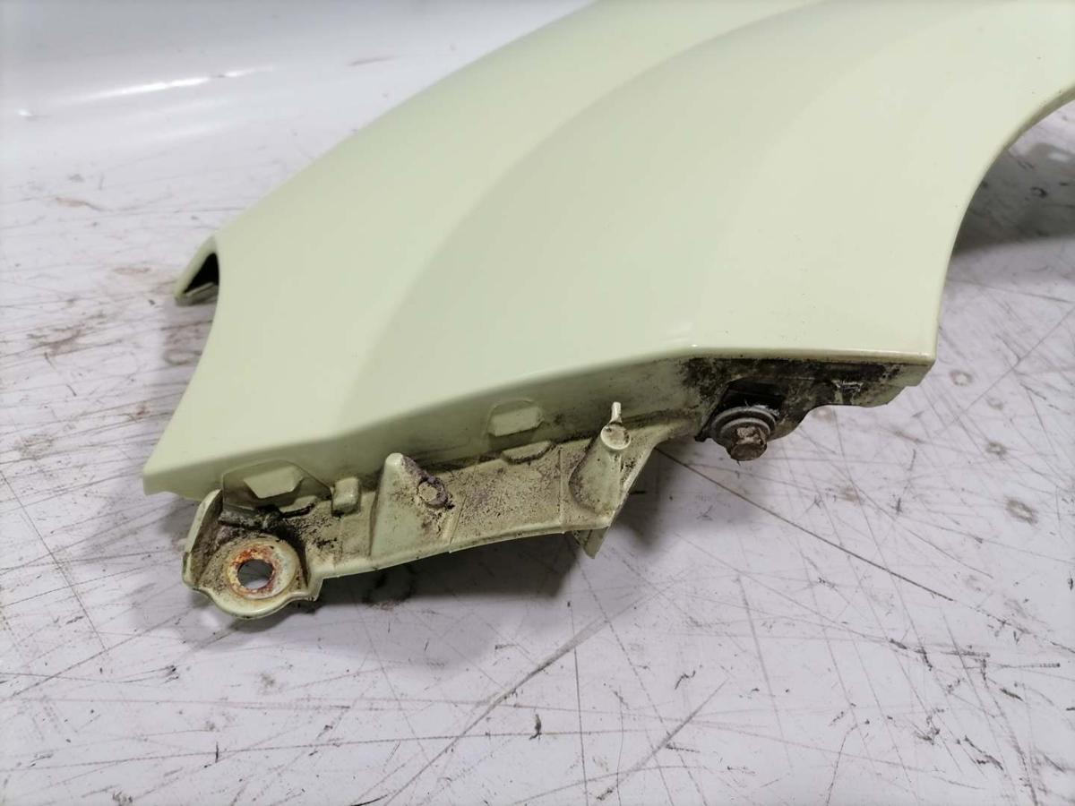 Renault Twingo 2 original Kotfl&uuml;gel vorn links OVF91 Gr&uuml;n BJ09